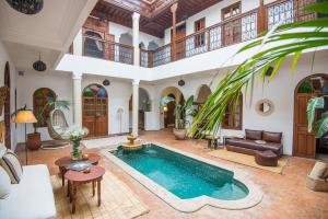 Riad Adika hotel, 
Marrakech, Morocco.
The photo picture quality can be
variable. We apologize if the
quality is of an unacceptable
level.