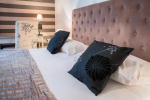 Hotels Hotel Val De Loire : photos des chambres