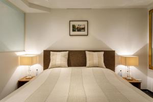 18th Century Groundfloor Canal House with patiogarden