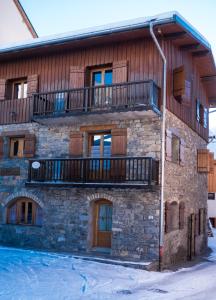 Appartements Adret : Appartement avec Balcon