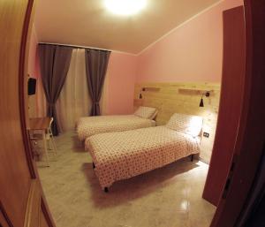 Double or Twin Room with Shared Bathroom