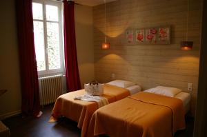 Hotels Logis Hotel Le Cheval Noir : Chambre Lits Jumeaux