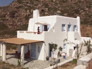 Karades Houses Medusa Naxos Greece