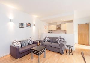 The Edmonstones Close Residence