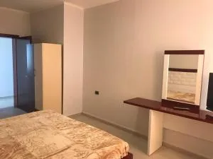 Kompleksi Kenaqesia - Barç