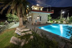 Pericles Beach Villa