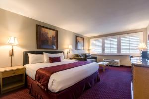 Deluxe Double Room with Two Double Beds room in Grand Vista Hotel
