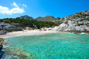 Owl Booking Villa Rafals - Wonder in the Midst of Nature