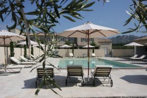 Talu Superbe résidence Vacances Gîte 6 personnes climatisé avec Piscine Chauffée au cœur de la Provence,  Aureille Prantsusmaa