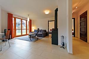 Two-Bedroom Apartment room in Apartamenty Sun & Snow Komuny Paryskiej