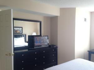 National at Ballston Metro