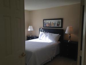 National at Ballston Metro