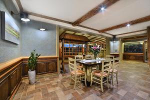 Villa Les with Hot tub & Sauna