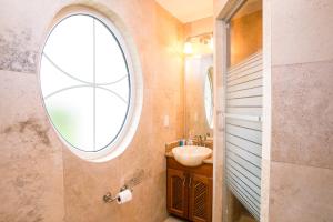 Lawson Rock - Angelfish 202 Condo