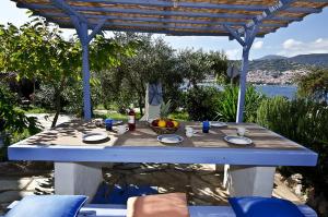 Karavos Apartments and Villa Skopelos Greece