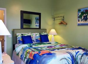 Budget Double Room room in Caribbean House No Resort Fees