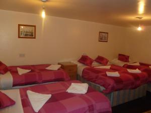 Family Room (5 Adults) room in Guilford House Hotel