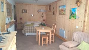 Chambre d'hotes La Mourerous photo 24