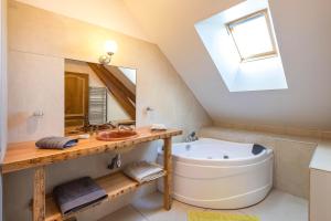 Maisons de vacances Holiday Home & Spa - Le Rendez Vous de Vauban : photos des chambres