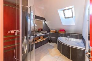 Maisons de vacances Holiday Home & Spa - Le Rendez Vous de Vauban : photos des chambres