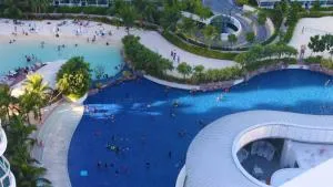 AZURE URBAN RESIDENCES- Beach View - Real