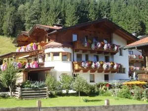 Ferienwohnung Hörbiger - 奥法赫