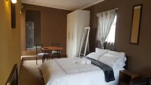 Let Us accomodation - Macleantown