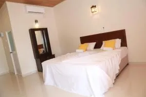 Serene Beach Hotel - Ihalagoda