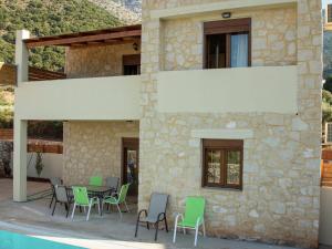 Beautiful new stone villa, large private pool, privacy, view of bay Bali, NW Rethymno Greece