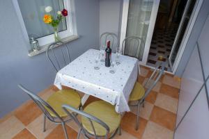 Lucky Luke Pool Apartments