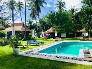 多拉洛格海滩度假村 - 爱妮岛