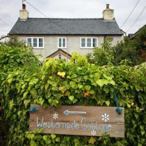 The Side, Gower - Cosy, Coastal, Sea Views & Hot Tub