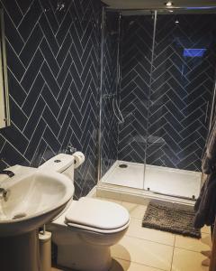 The Side, Gower - Cosy, Coastal, Sea Views & Hot Tub