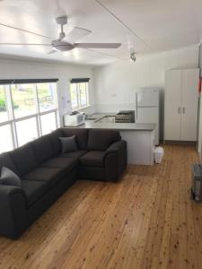 Lakeside Cabins & Holiday Village