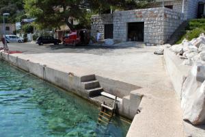 Apartments by the sea Zaklopatica, Lastovo - 8340