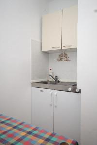 Apartments by the sea Zaklopatica, Lastovo - 8340