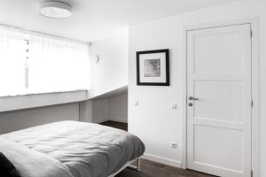 Deluxe Apartments by Hostlovers