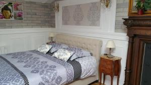 B&B / Chambres d'hotes Le Domaine de Canesse : Grande Chambre Double 