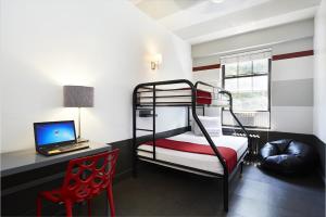 Double or Twin Room with Shared Bathroom room in Chicago Getaway Hostel