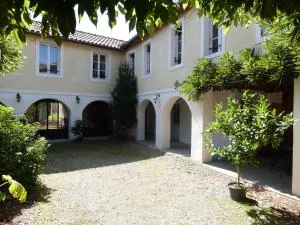 德劳特尔科特住宿加早餐旅馆 - Miramont-Sensacq