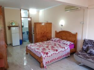 Standard Triple Studio room in Pereybere Beach Apartments