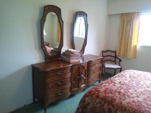 Rosedale Manor