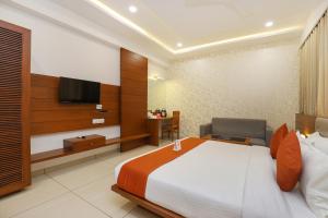 Hotel Avista - Unmarried Couples and NRI not allowed