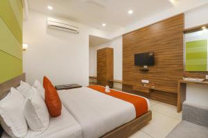 Hotel Avista - Unmarried Couples and NRI not allowed