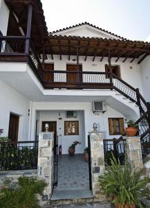 Athina Apartments Skopelos Greece