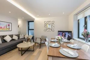 Stylish 3BR Bohemian Retreat by Portobello - London