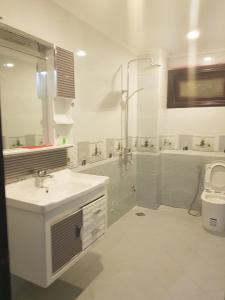 Phòng Giường Đôi Có Ban Công (2 Người Lớn + 1 Trẻ Em) (Double Room with Balcony (2 Adults + 1 Child))