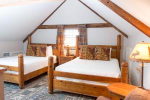 Deluxe Queen Room room in Three Chimneys Inn