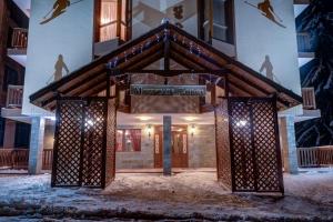 Mountain Lodge Apartments