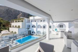 Blue Waves Suites & Apartments Santorini Greece